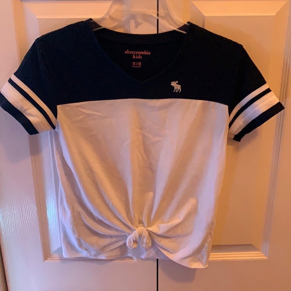 Abercrombie Kids navy blue and white tee